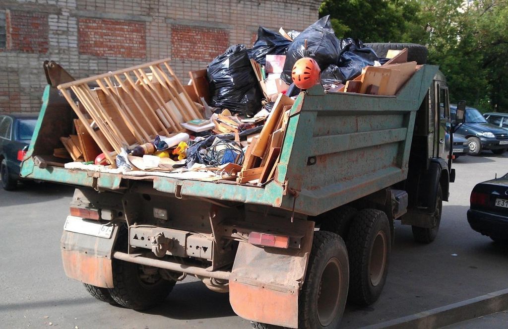 Вывоз мусора из магазина в Казани от ПроМусор: услуги, цена от 1858 руб., утилизация отходов