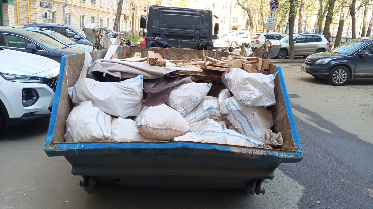 Вывоз мусора из магазина в Казани в октябре