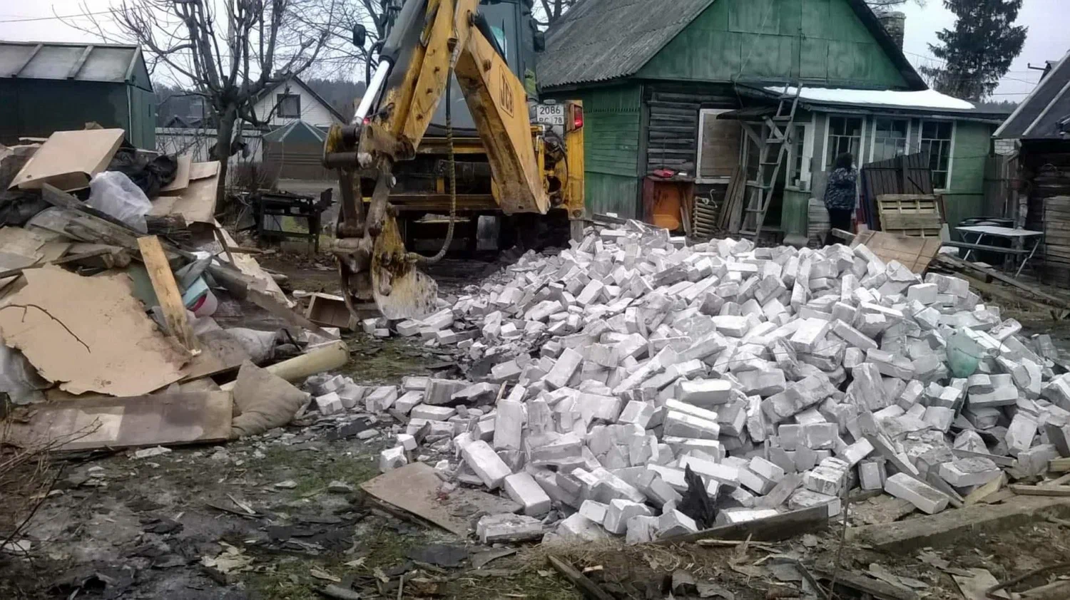 Вывоз мусора после сноса здания в Казани от ПроМусор – цена от 5309 руб., утилизация и уборка стройотходов