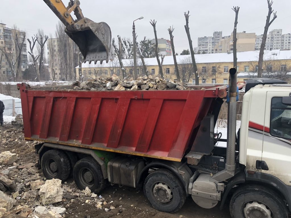 Вывоз мусора Камазом в Казани в октябре
