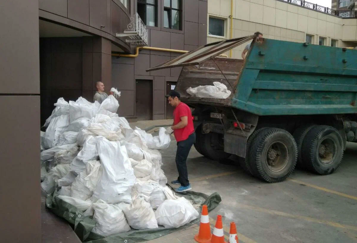 Вывоз мусора из подвала в Казани от ПроМусор – уборка, разбор завалов и очистка, цены от 2548 руб