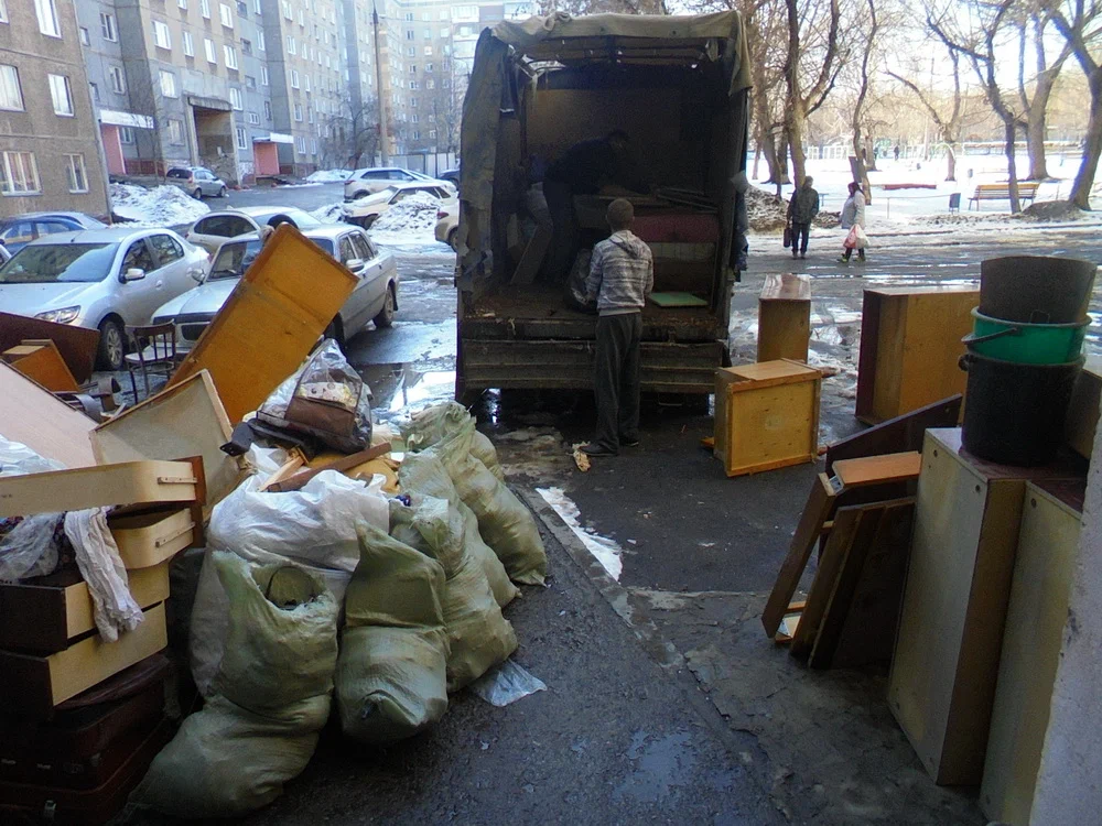 Вывоз мусора из подвала с утилизацией в Казани в октябре