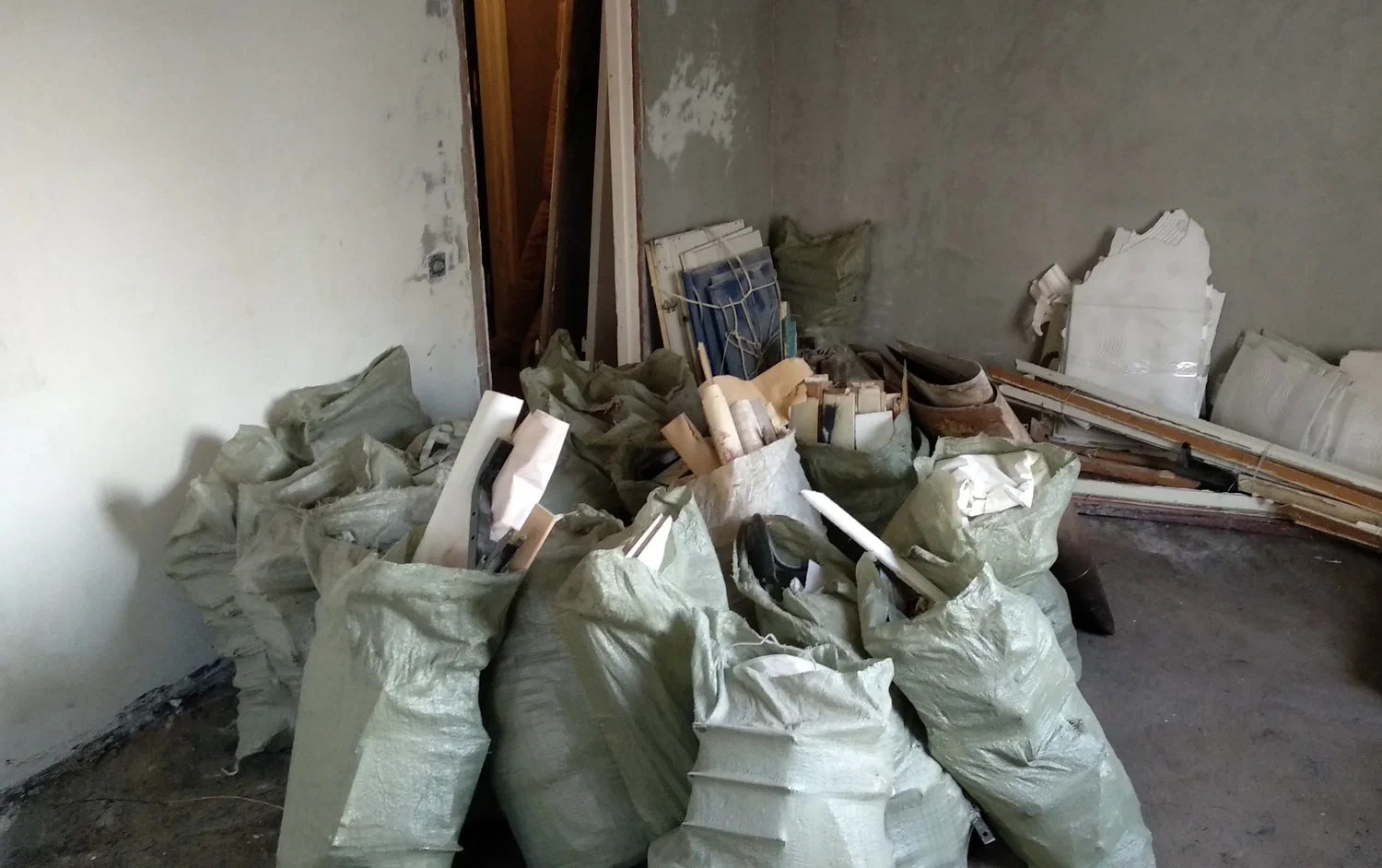 Уборка строительного мусора с вывозом и утилизацией в Казани в октябре