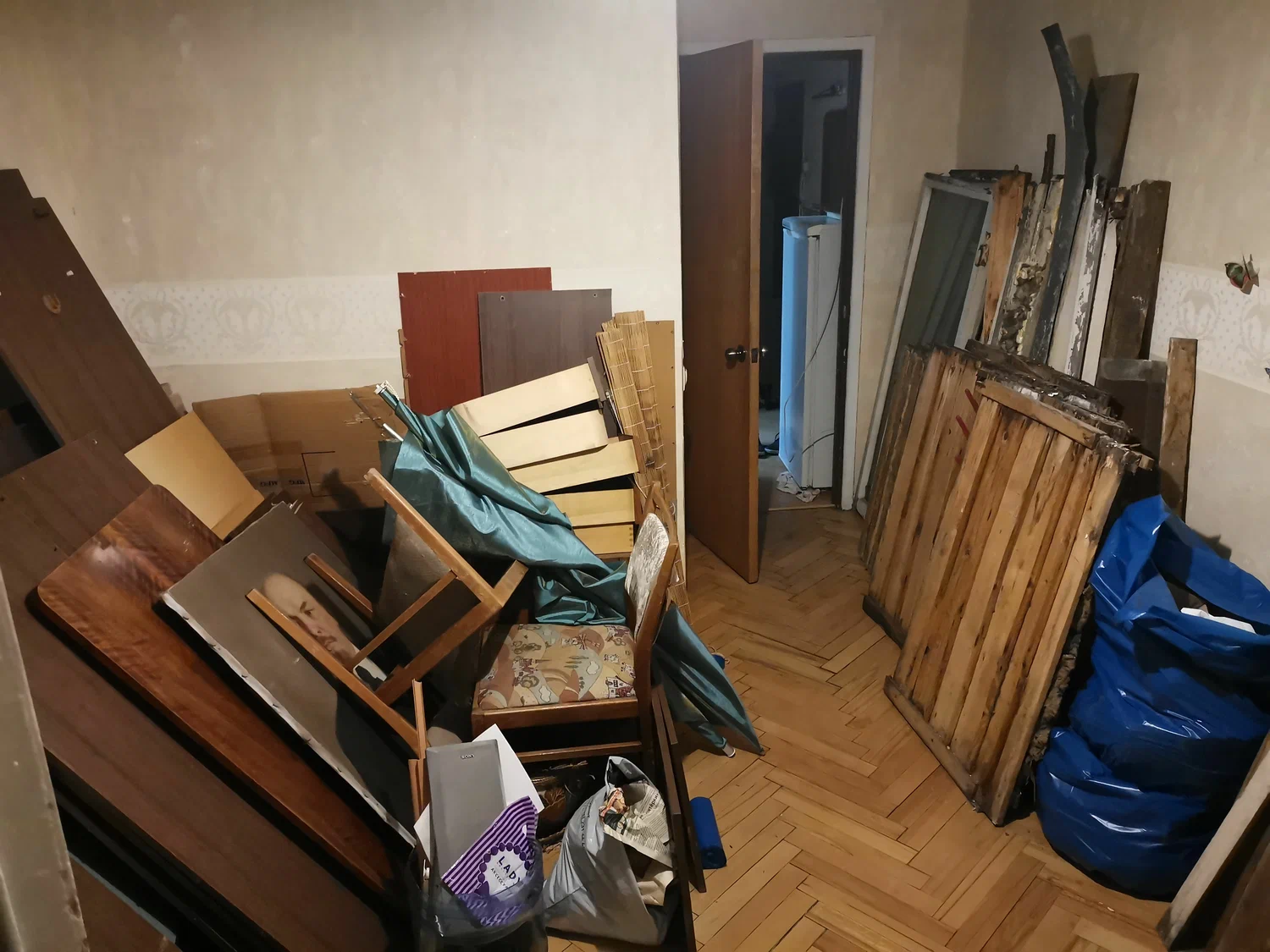 Демонтаж мебели с вывозом и утилизацией в Казани в октябре