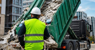 Вывоз строительного мусора в Казани: услуги лицензированной компании — ПроМусор